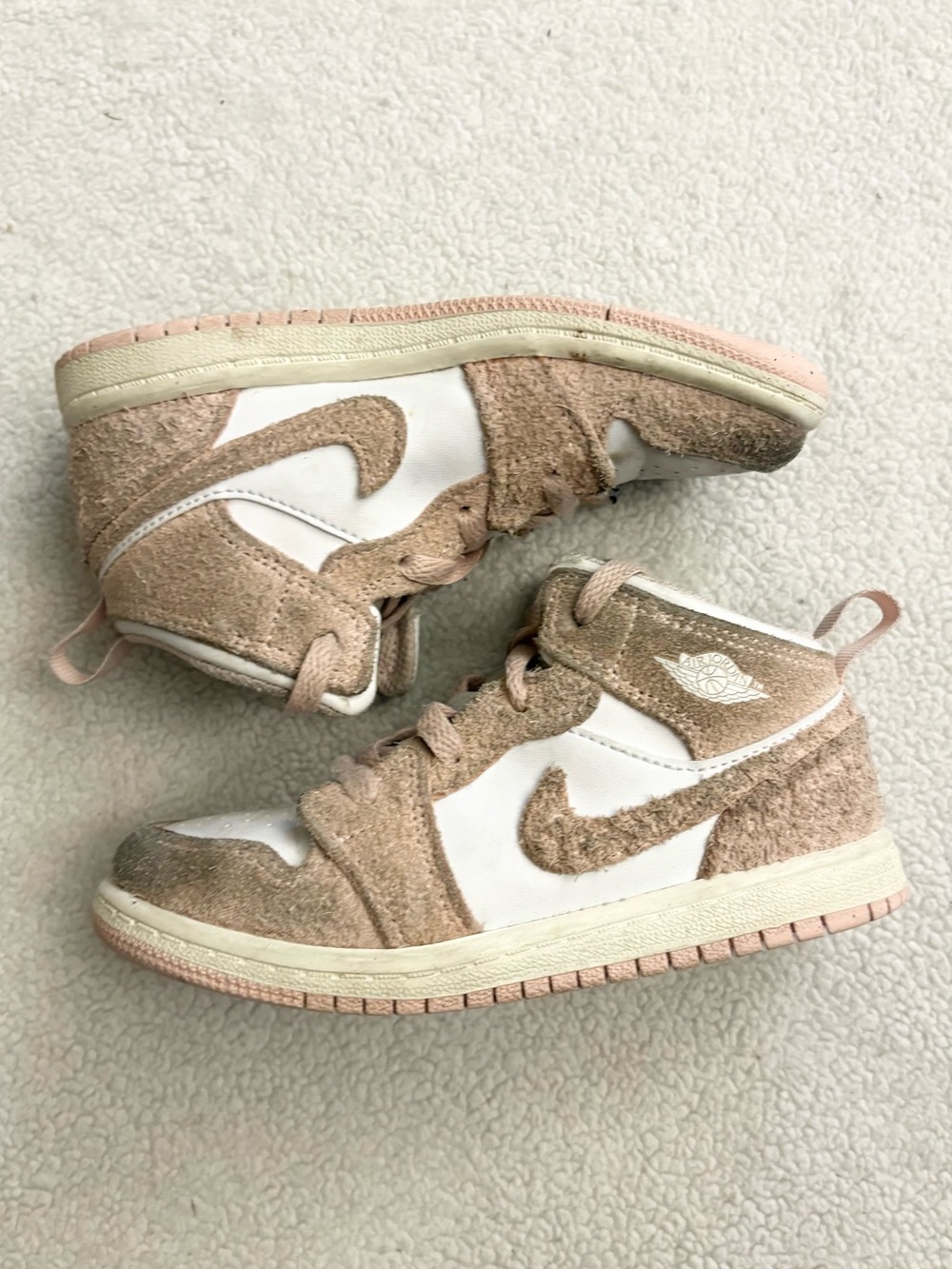 Jordan Retro 1 Mid SE Legend Pink